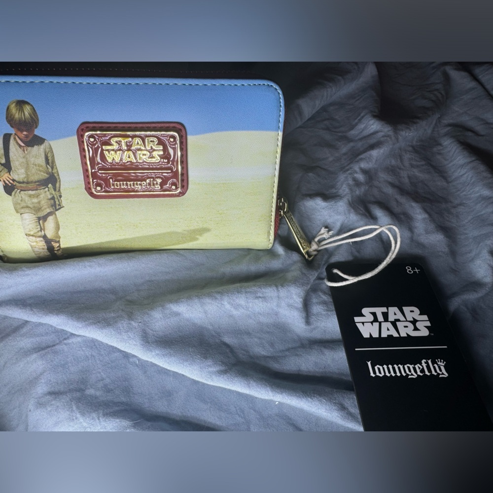 NWT Loungefly Star Wars “Anakin vs. Obi-Wan” Zip Wallet - Picture 1 of 4
